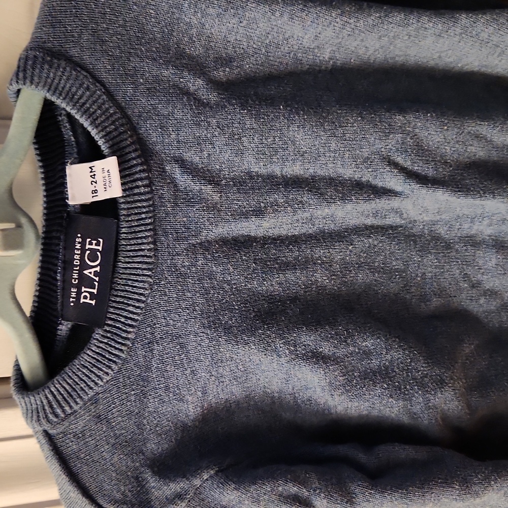 Boy's light blue sweater 💙